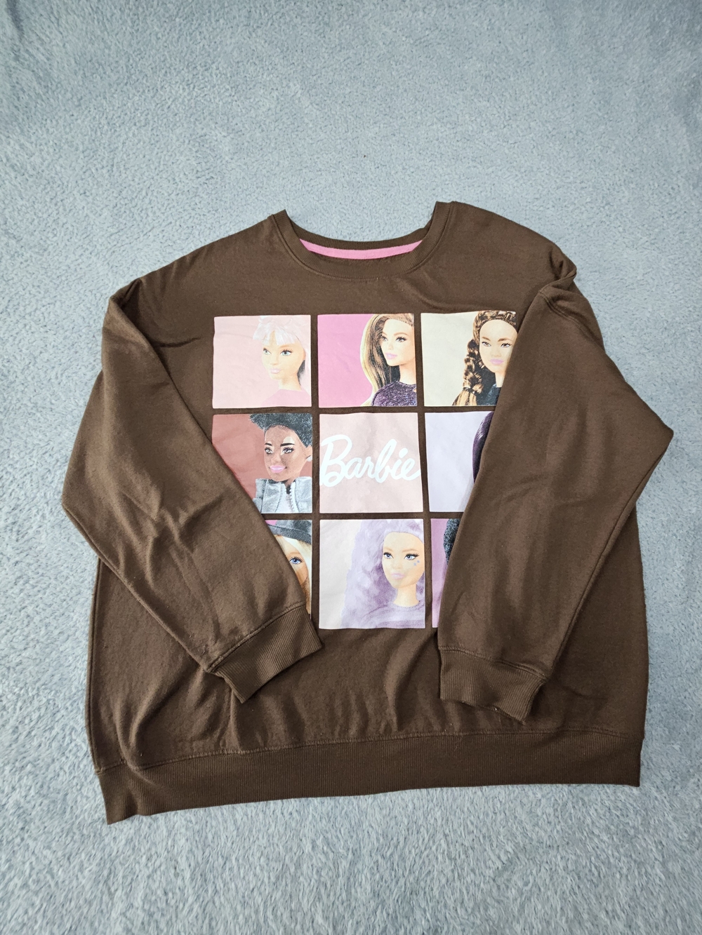 Barbie XL Brown Graphic Crewneck Sweatshirt Pink Doll Collage